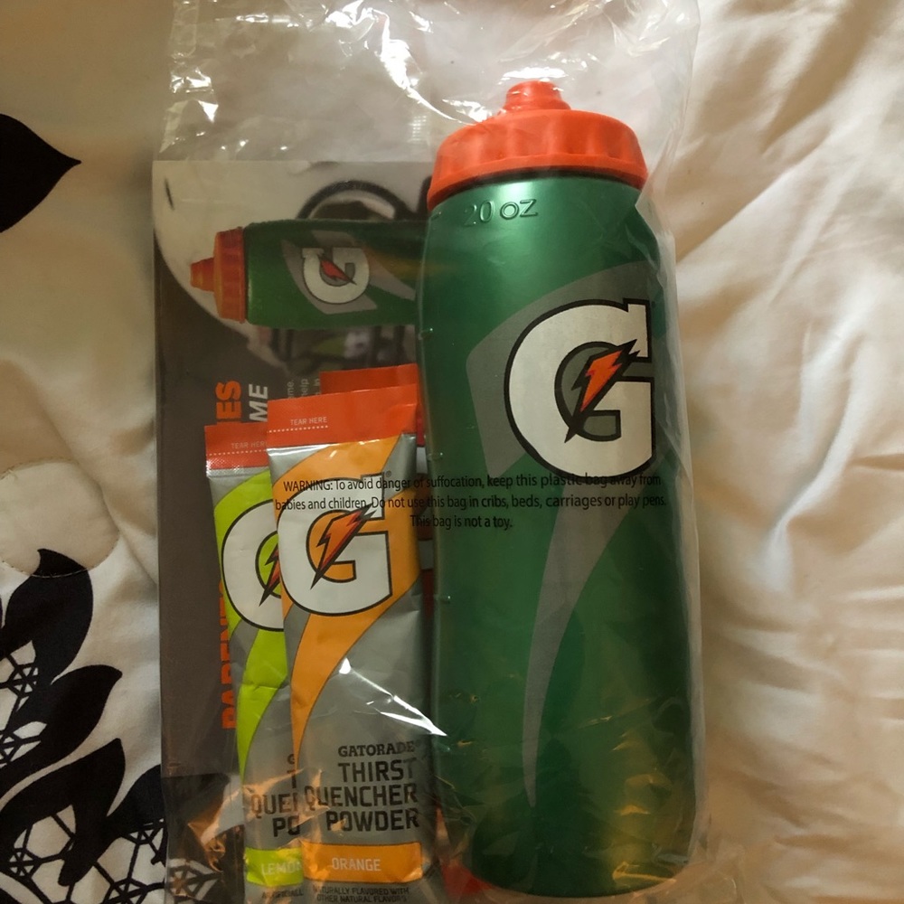 Gatorade bottle and packets